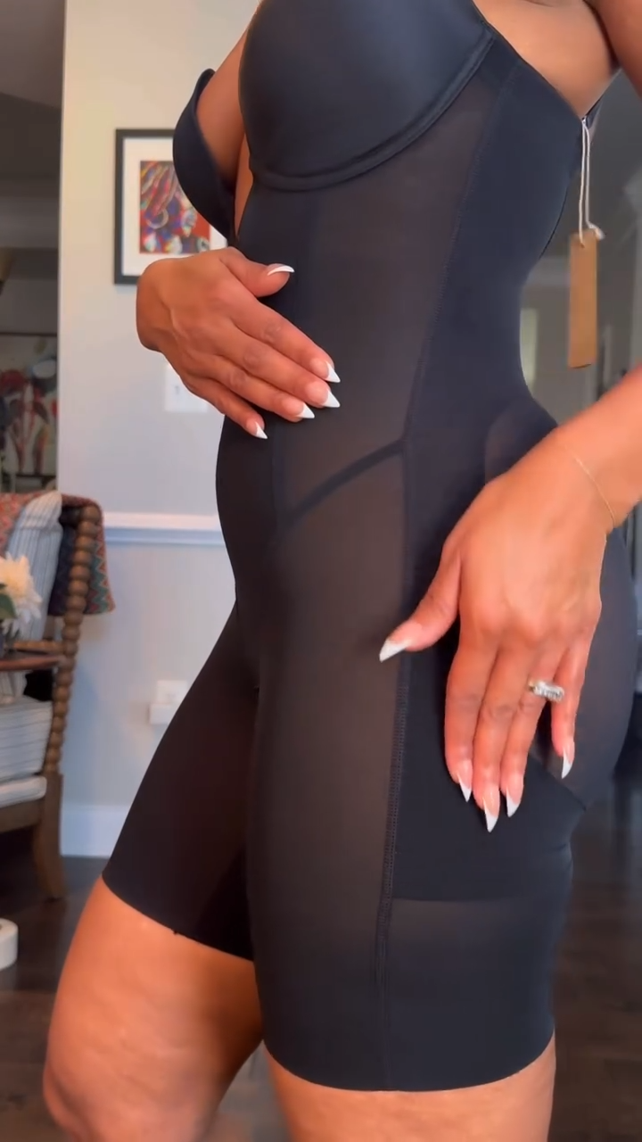 Breathable hip-lifting waist-binding body-shaping suit