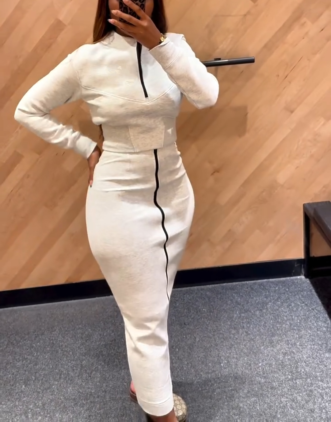 Sweatshirt skirt suit