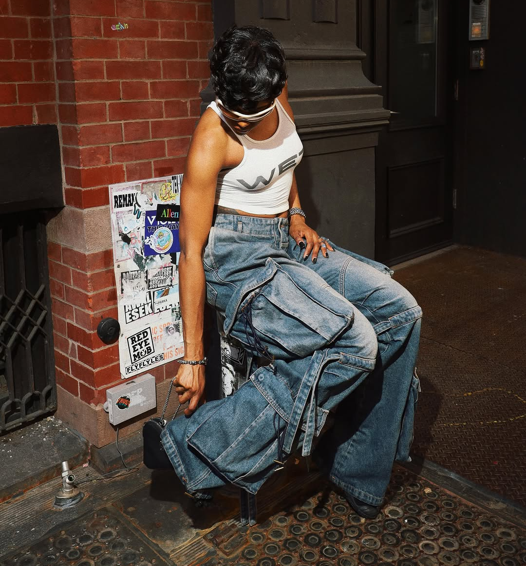 Multi-pocket fashion jeans