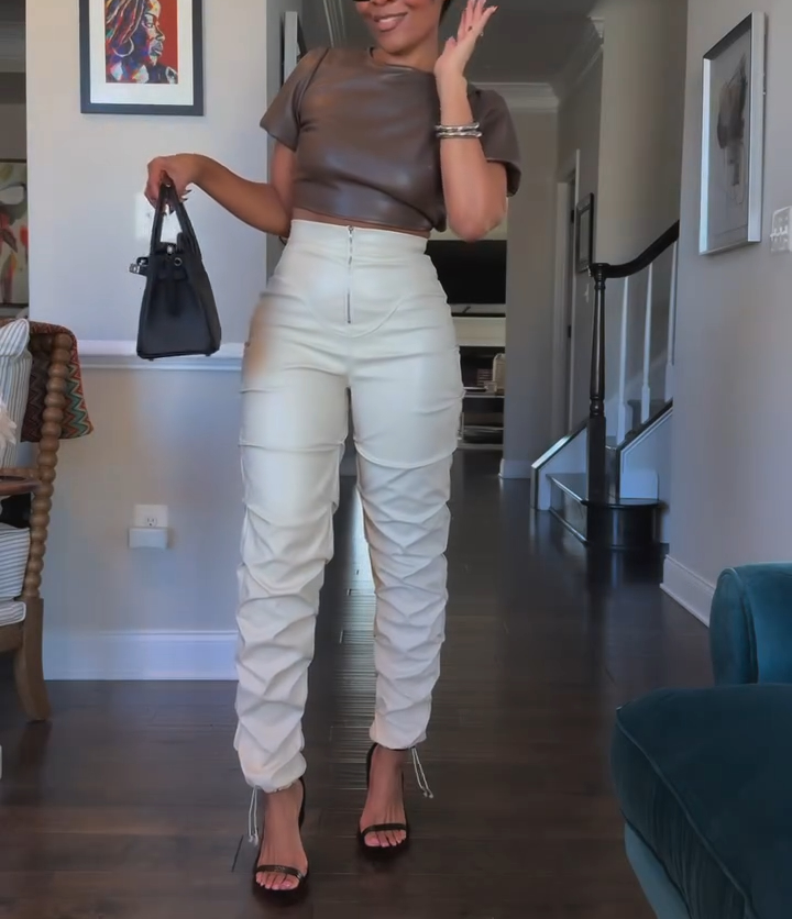 Fashionable skinny faux leather pants