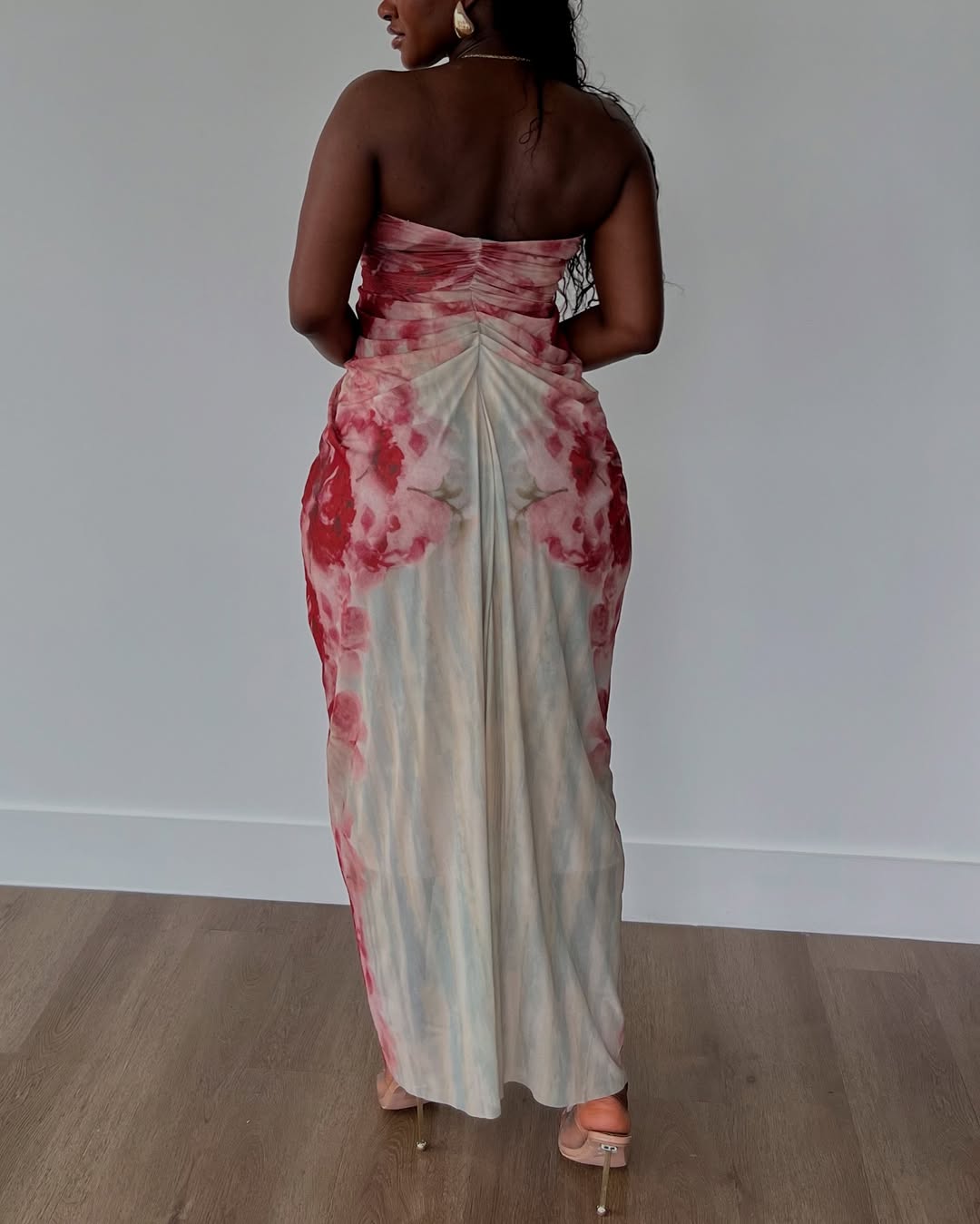Printed sleeveless pleated dress