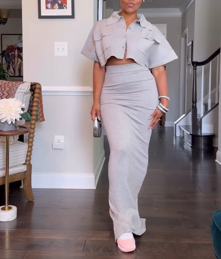 Knitted skirt suit