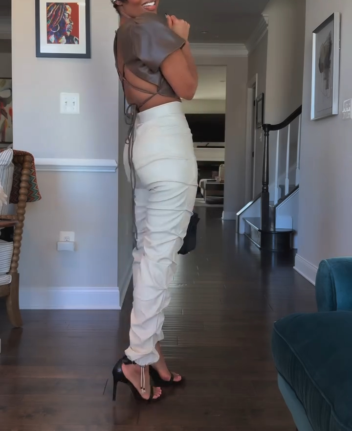 Fashionable skinny faux leather pants