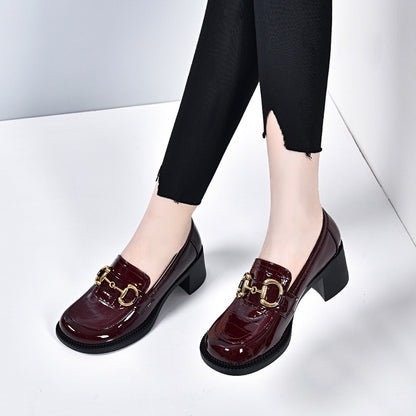 Fashionable small leather shoes with thick heel