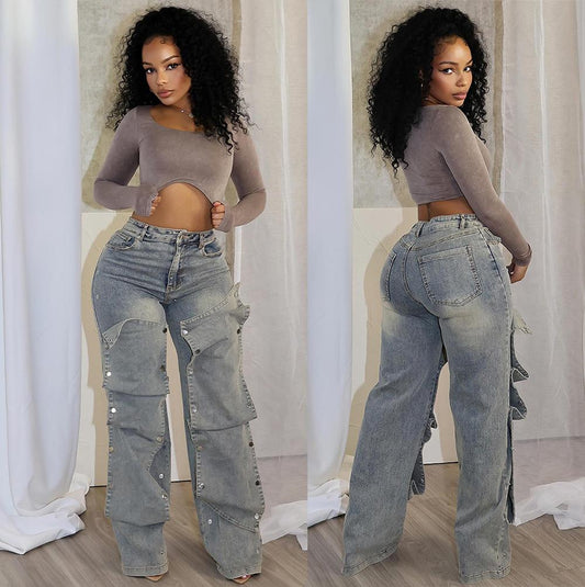 Trendy high-waist jeans with detachable buttons