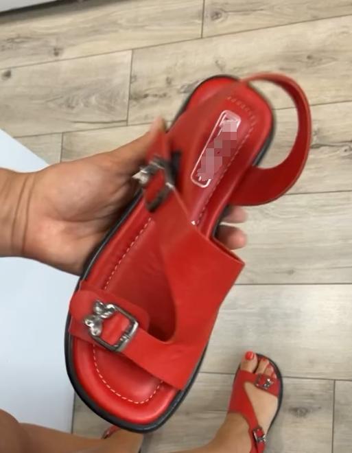 Arch-supported retro buckle sandals