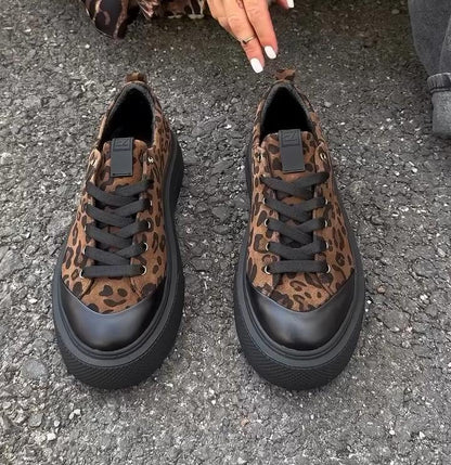 Fashionable leopard print soft-soled shoes