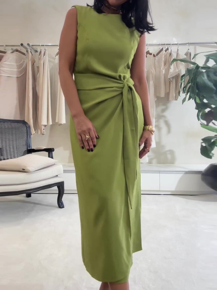 Elegant Classic Sleeveless Midi Dress